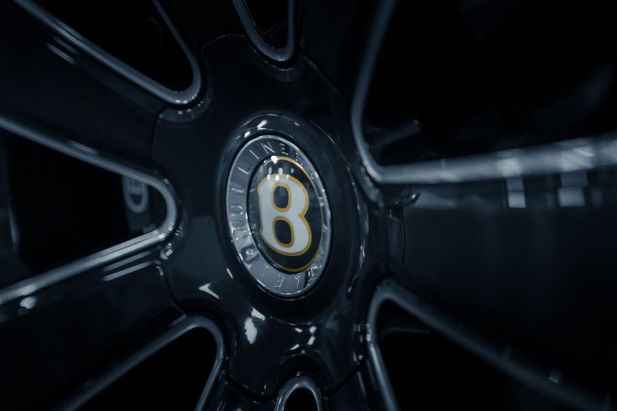 Колеса Bentley Bentayga V8 2018 года  (MY) (фото 9 из 17)